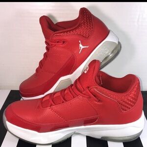 Nike Air Jordan Max Aura 3 Shoes University Red grade schoolSize 6y CZ4167-600